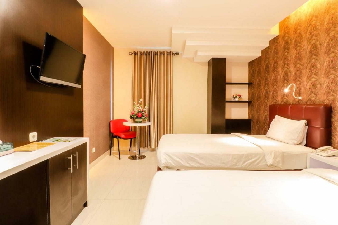 Hotel Empress Makassar Eksteriør bilde